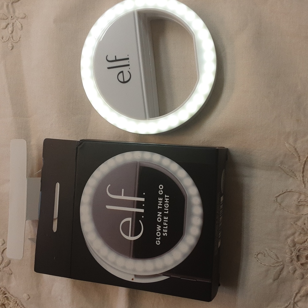 E.l.f. glow on the go self light